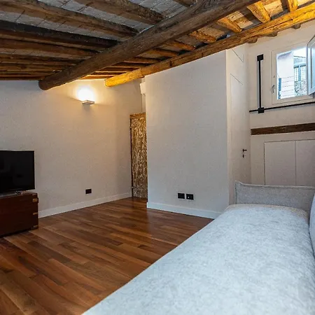 Coronari-rental In Apartamento