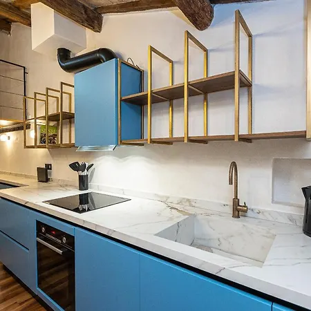 Coronari-rental In Apartamento